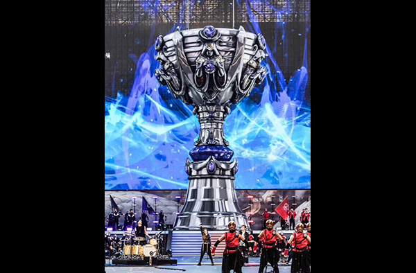 传奇杯 S2： MaRin 的 Ryze 无法被击败，在整场比赛中保持压力，击败了 Mlxg 的队伍，对抗 Zz1tai 的队伍