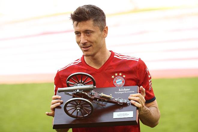 官方：恰尔汗奥卢手腕受伤退出土耳其大名单，不会出战西班牙（土耳其队官宣：恰尔汗奥卢因腕伤退队，无缘战西班牙）