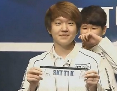 里程碑：Jiejie达成LPL400出场成就