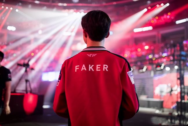 ZETA DIVISION 用 TenTen 替换 Dep